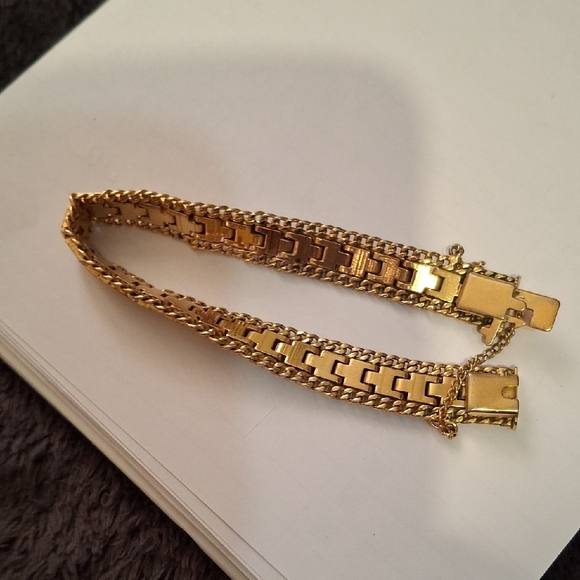 70s Vintage Heavy Gold Plated Chevron Style Bracelet W/ Safety Chain 8" - Picture 4 of 9